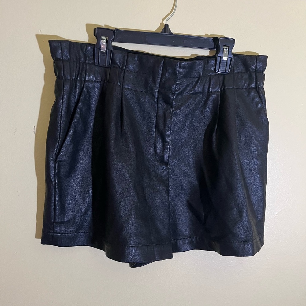 BCBGMaxAzria Black Faux Leather High Waist Shorts with Pleated Details Size S